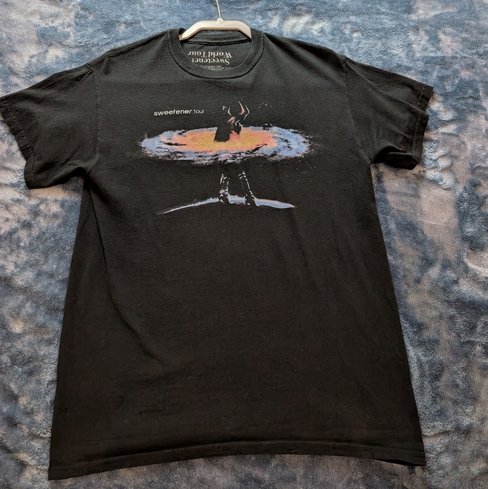 Ariana Grande Concert T-shirt - Tour Sweetener World Tour  Medium